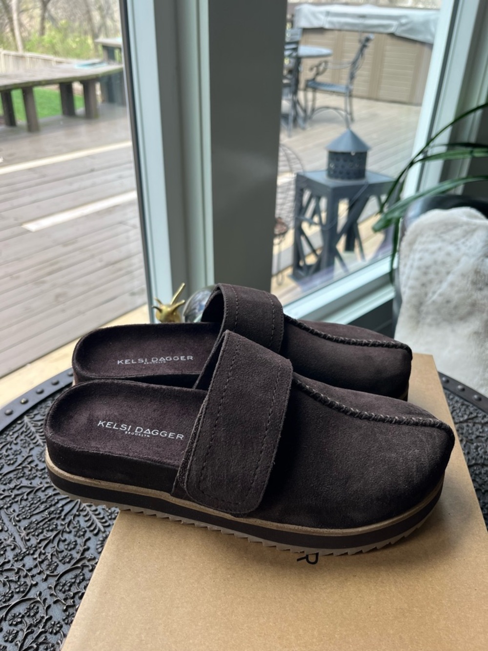 KELSI DAGGER BROOKLYN FIG PLATFORM MULES IN CACAO 7.5 - Picture 7 of 12